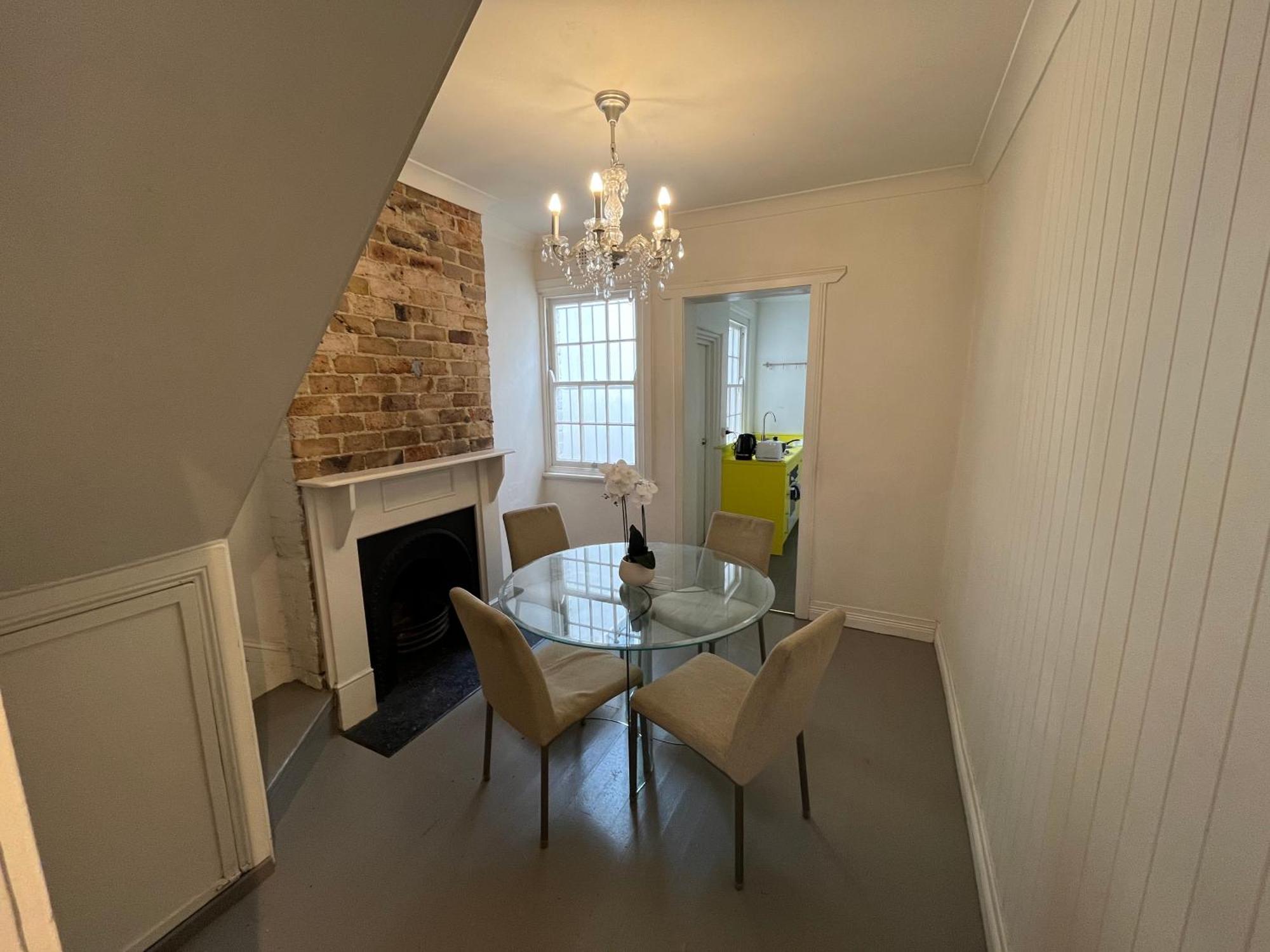 Beautiful Townhouse Apartment